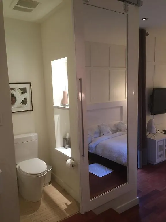 Sir Montcalm Gite B&B Montreal Bed & Breakfast