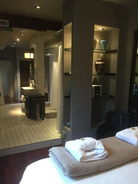 Sir Montcalm Gite B&B Montreal Bed & Breakfast