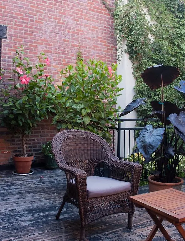 Sir Montcalm Gite B&B Montreal Bed & Breakfast