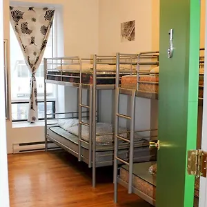  Hostel L'apero